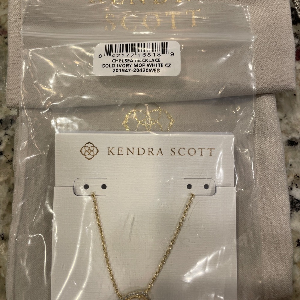 New! Kendra Scott Chelsea Necklace